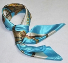 華麗な高級シルク調スカーフ　花柄90角正方形大判スカーフ